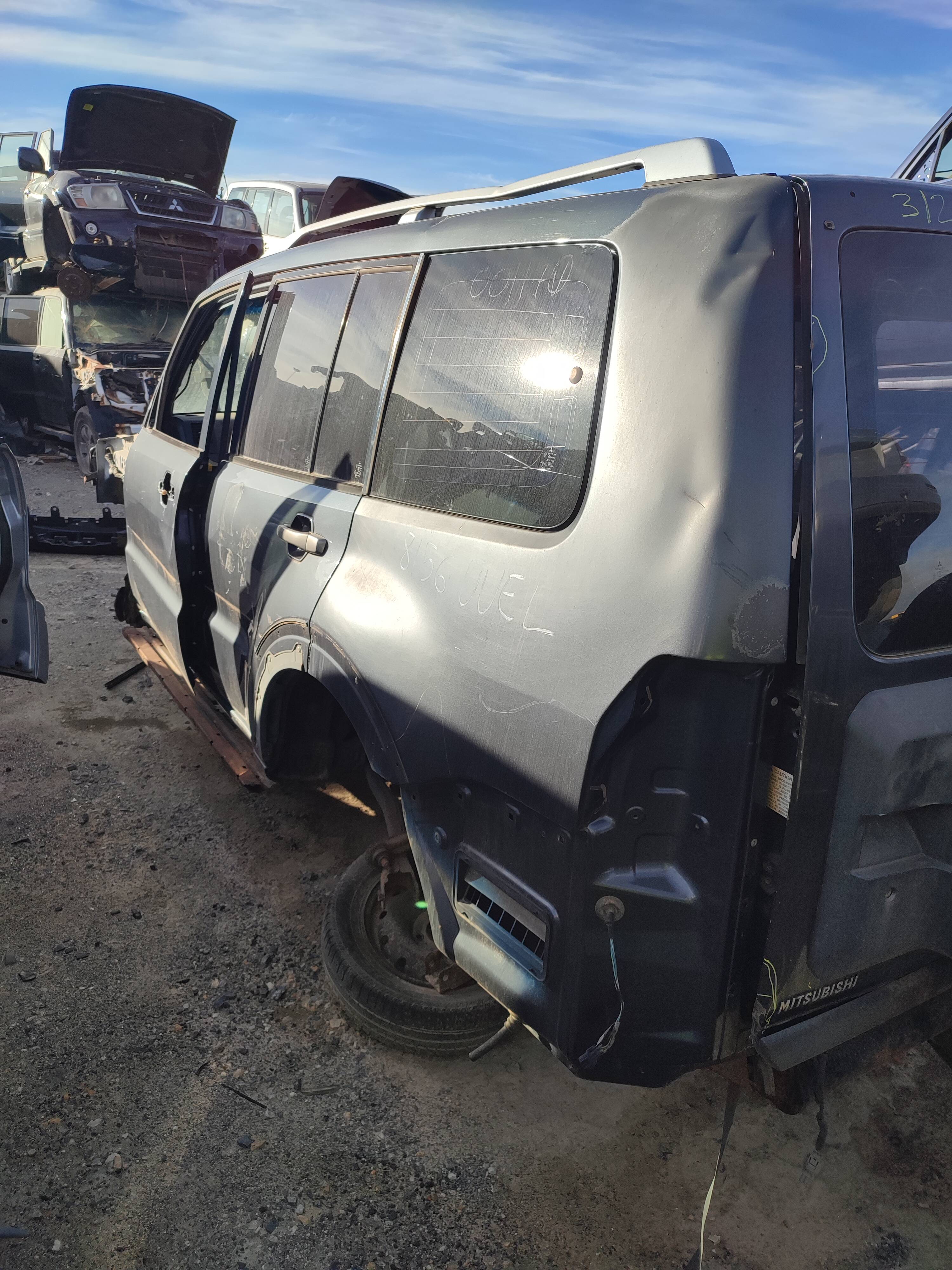 Porton trasero mitsubishi montero (v80/v90)(2007->)