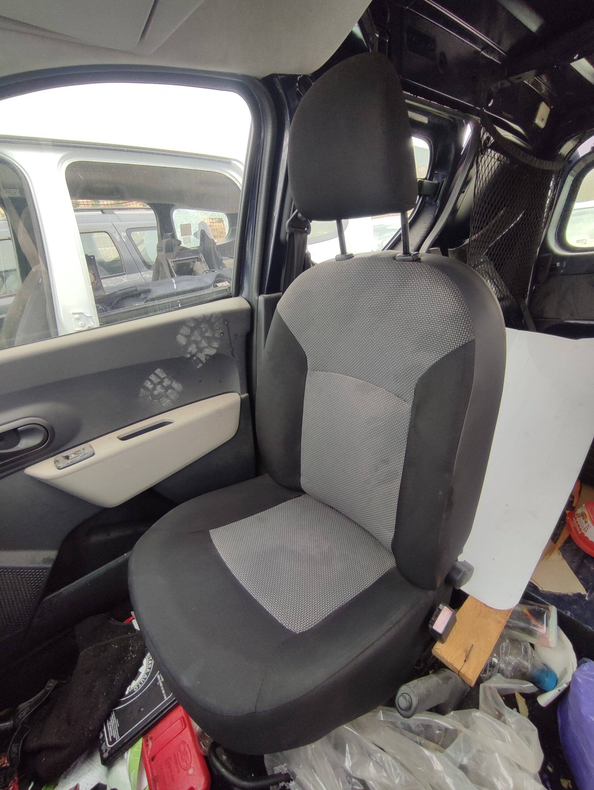 Asiento delantero derecho dacia dokker (2012->)