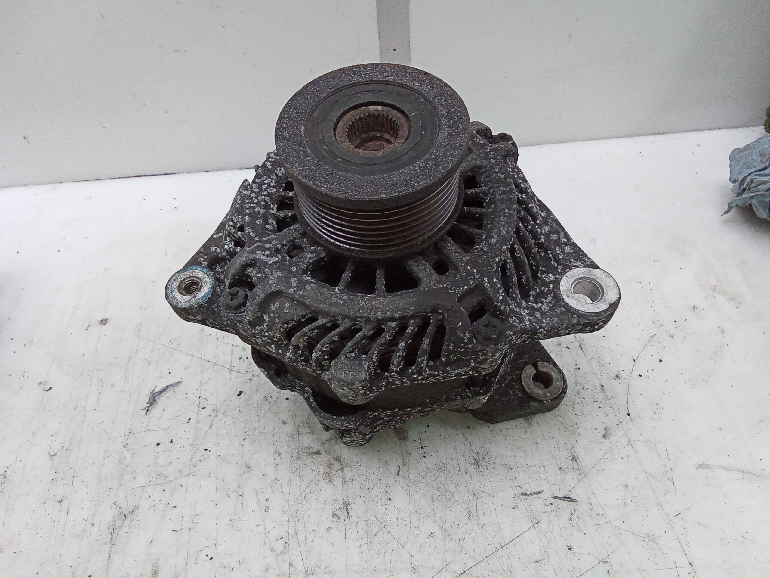 Alternador nissan cabstar