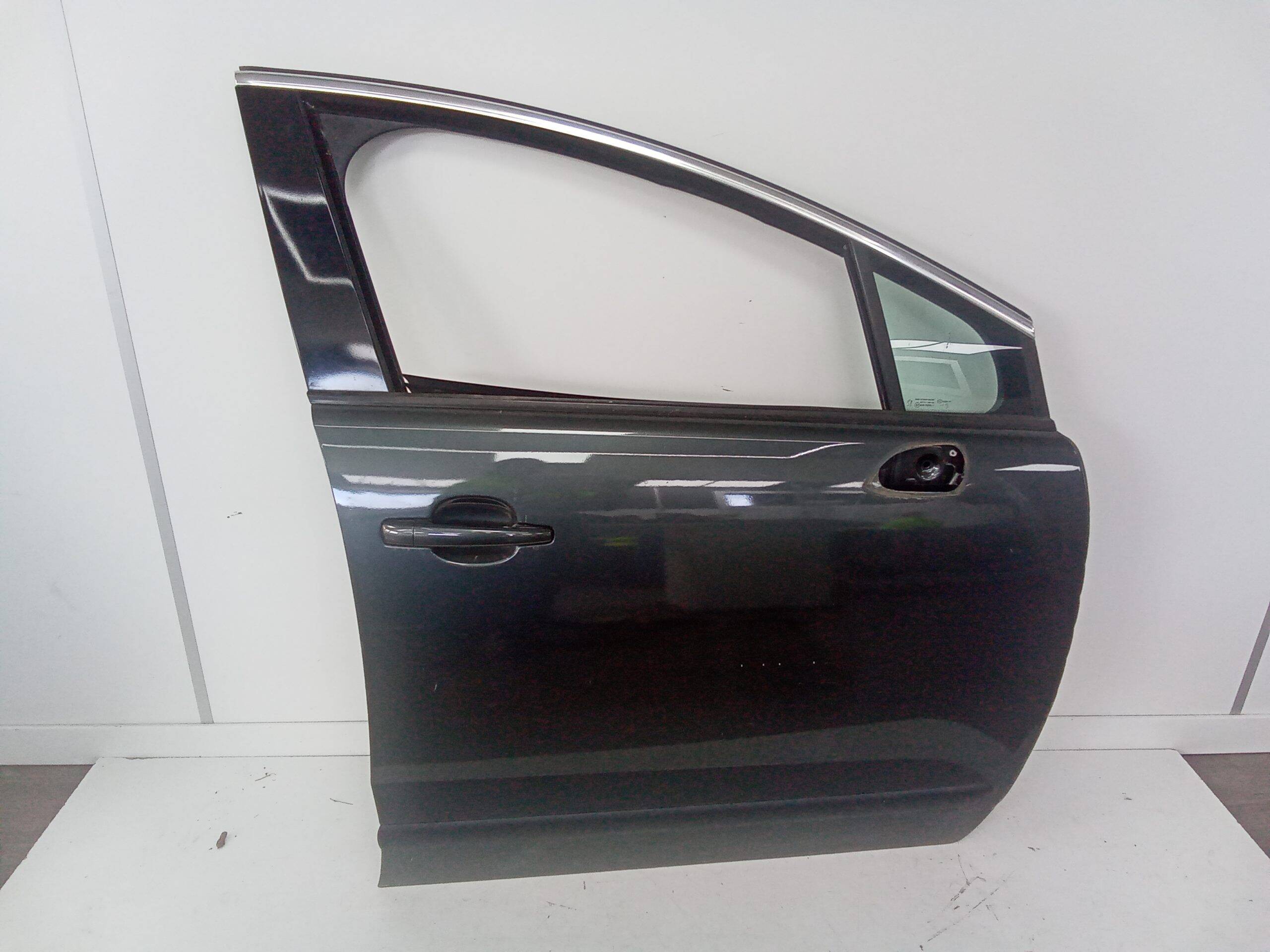 Puerta delantera derecha peugeot 3008 (05.2009->)