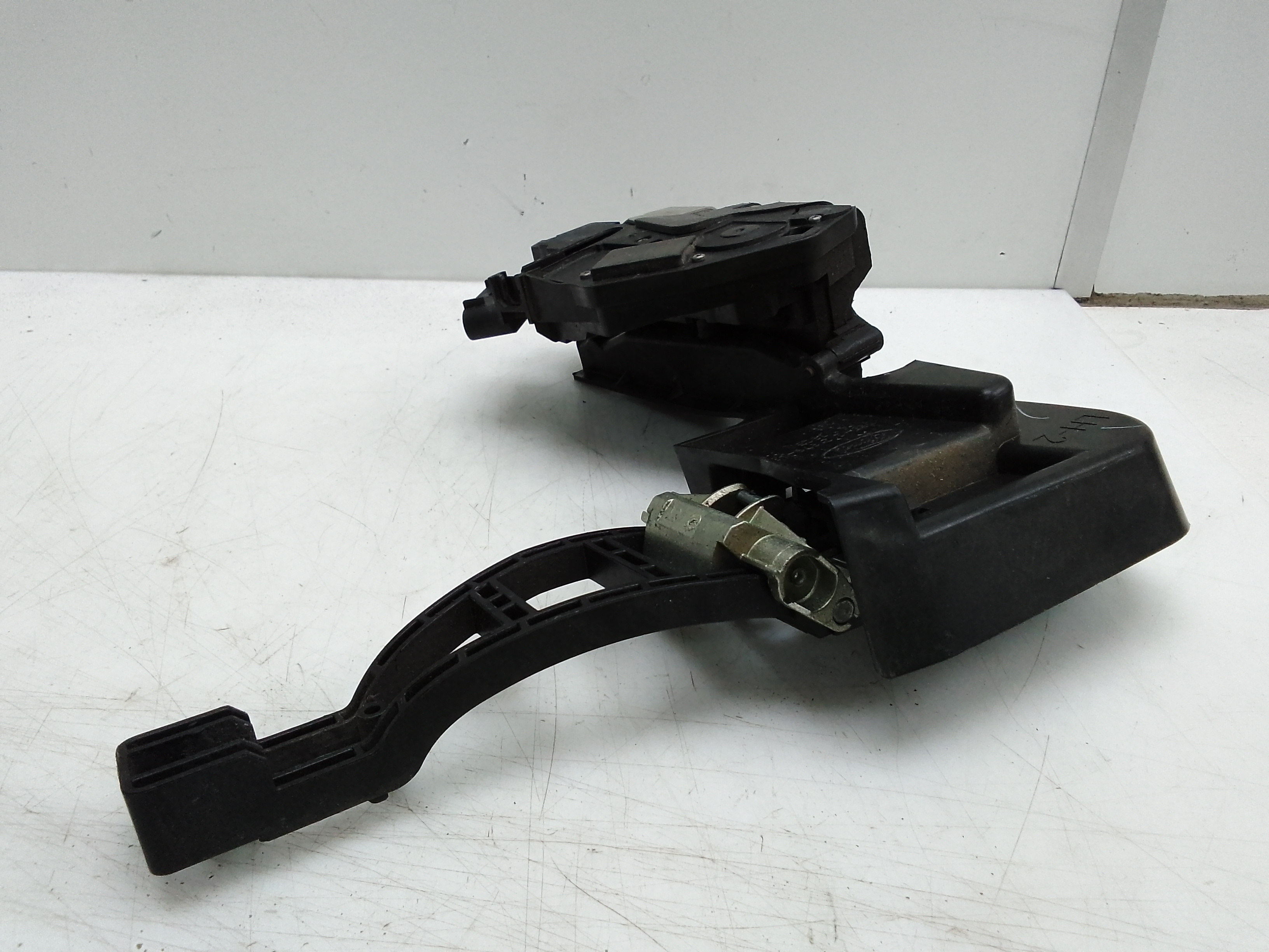 Cerradura puerta delantera izquierda ford ranger (tke)(2011->)