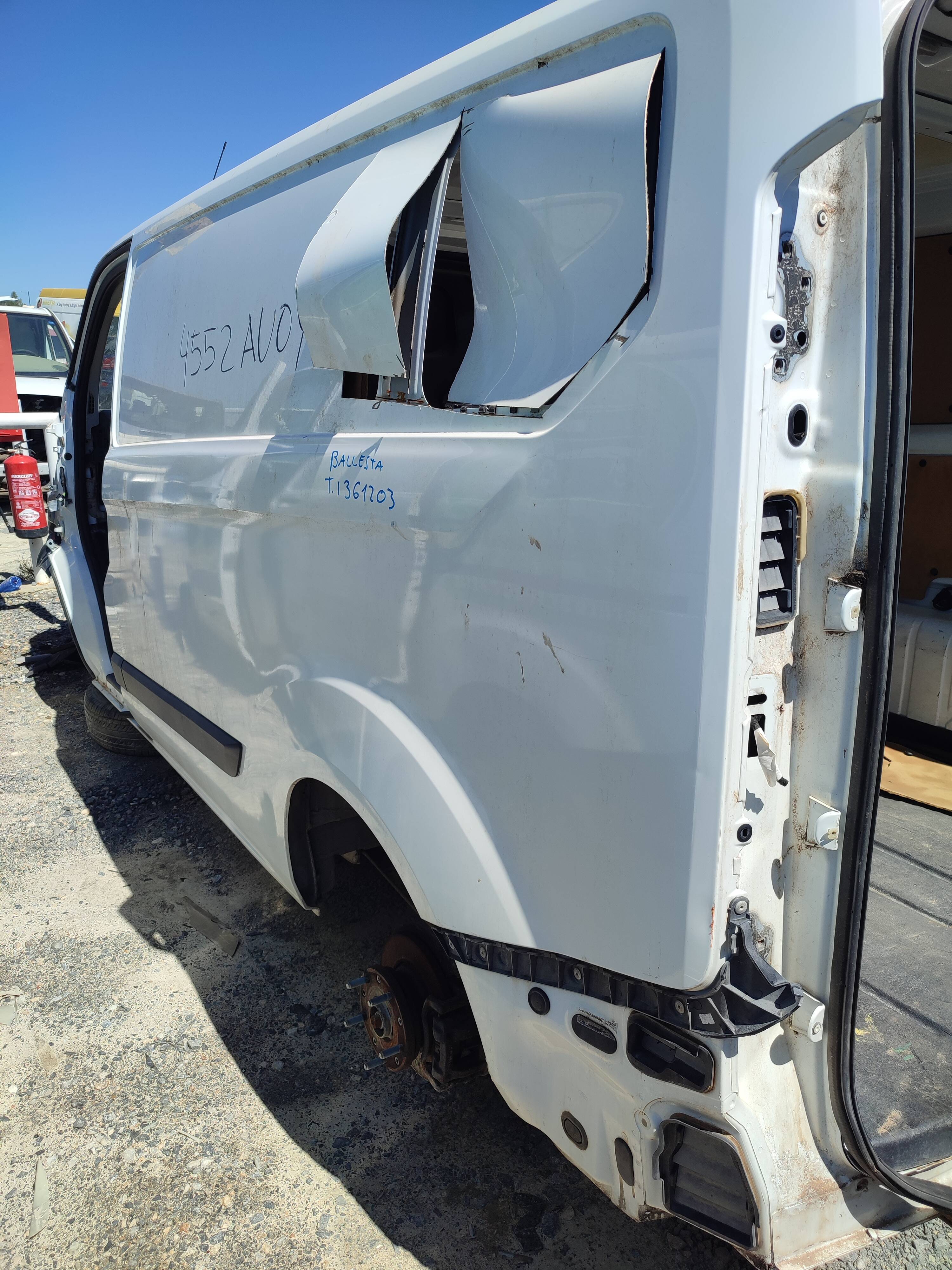 Moldura lateral izquierda ford transit custom furgón (ttf)(2012->)