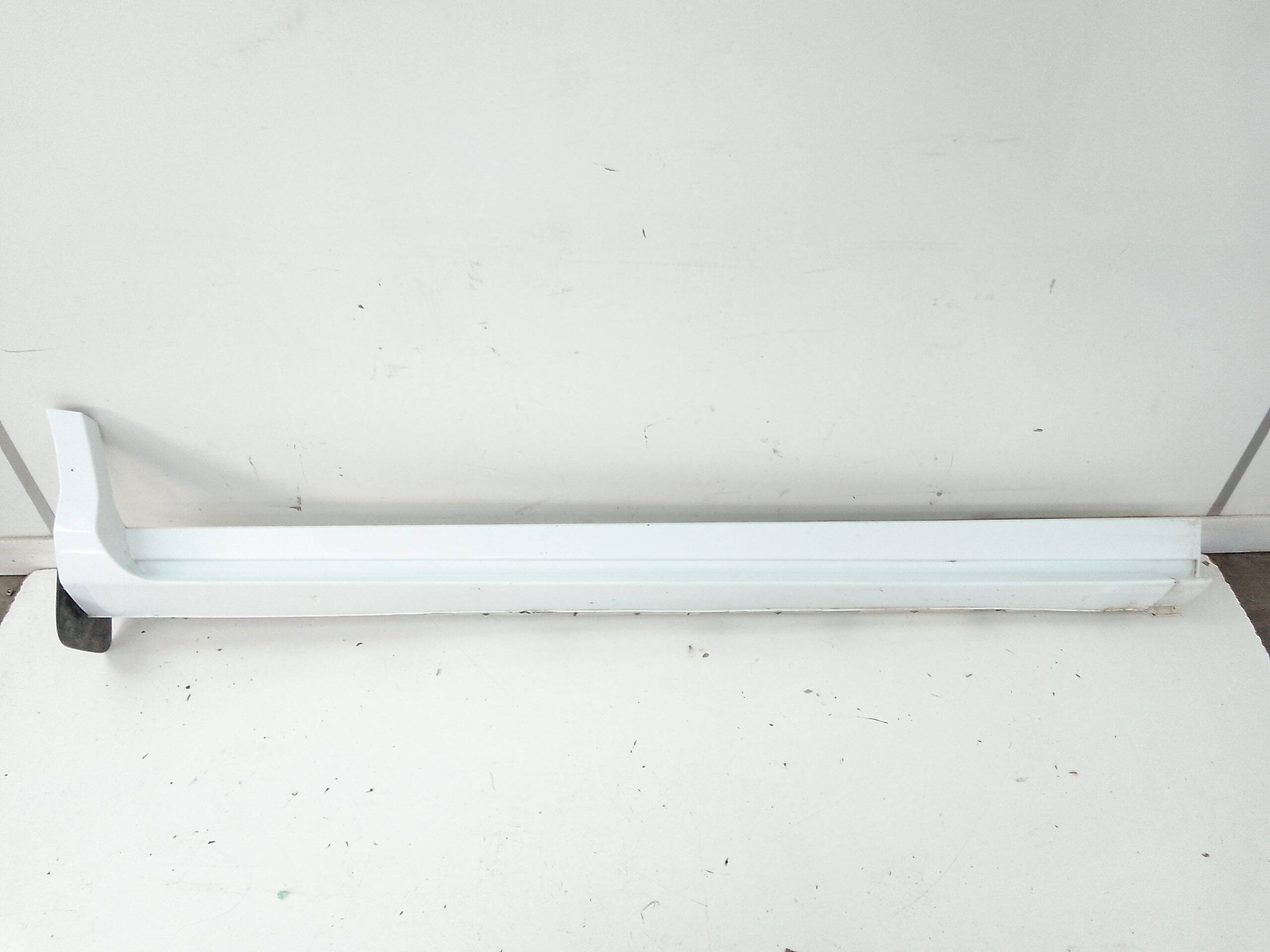 Spoiler talonera derecha ford kuga (cbs)(2013->)