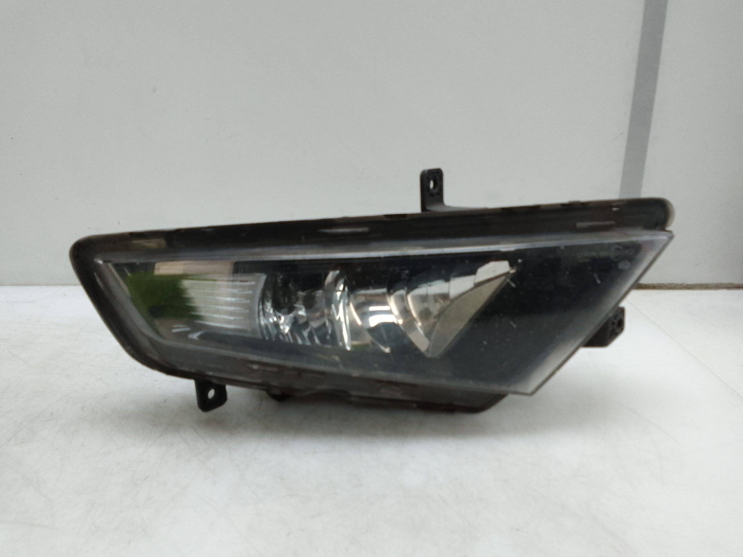 Faro antiniebla derecho seat leon (5f1)(09.2012->)