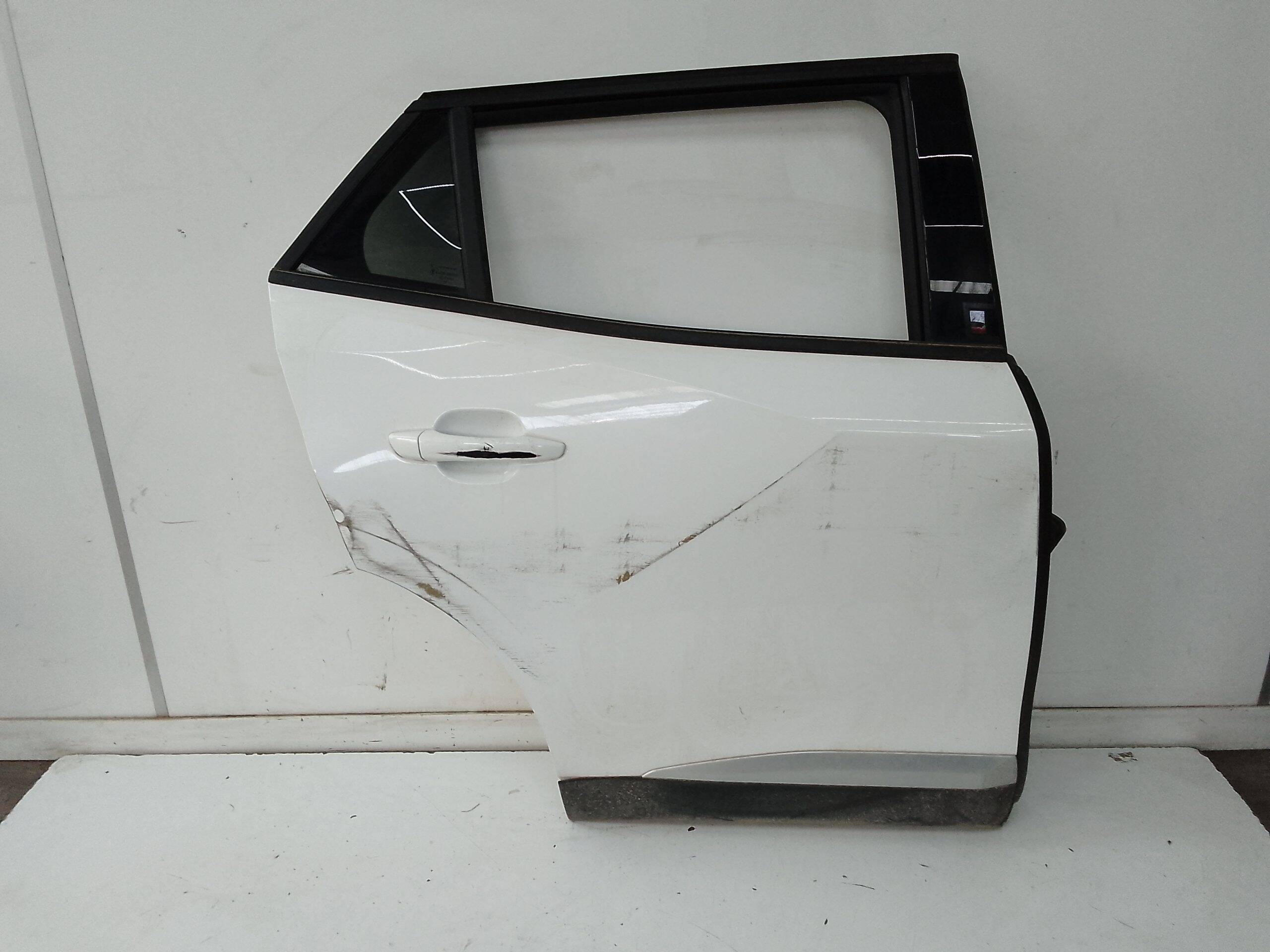 Puerta trasera derecha peugeot 2008 (p1)(11.2019->)