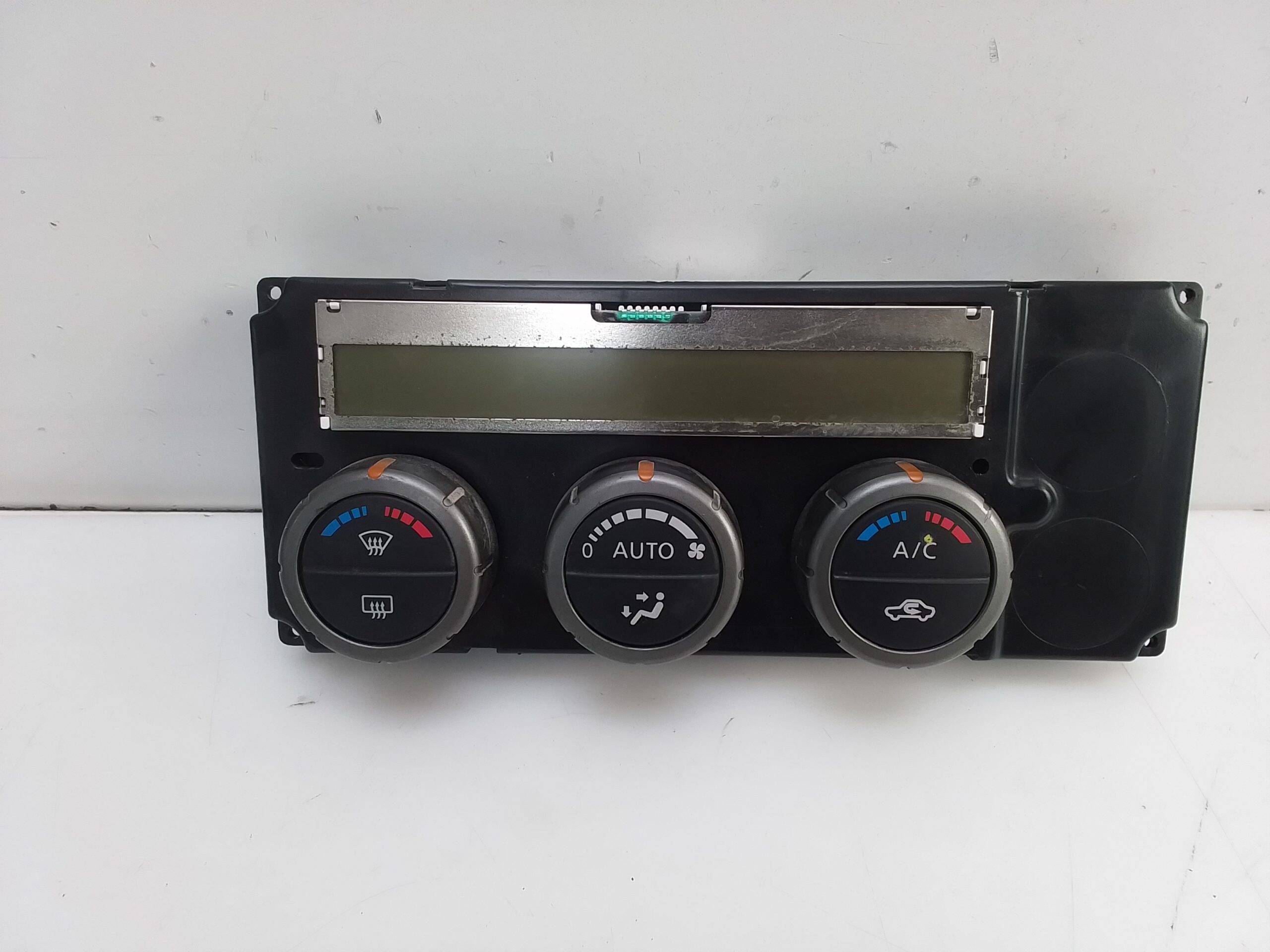 Mando climatizador nissan navara caja/chasis (d40)