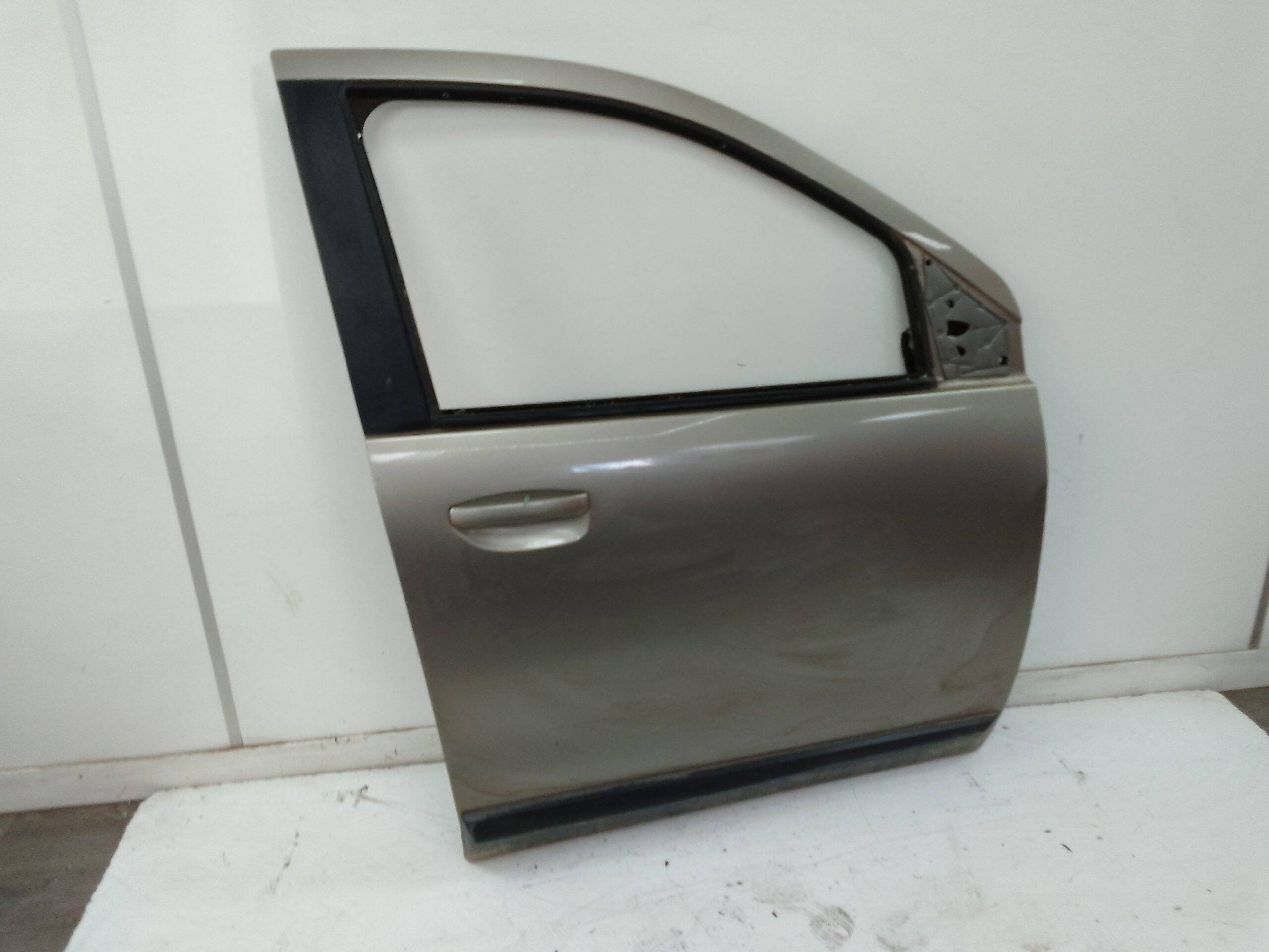 Puerta delantera derecha dacia lodgy (04.2012->)