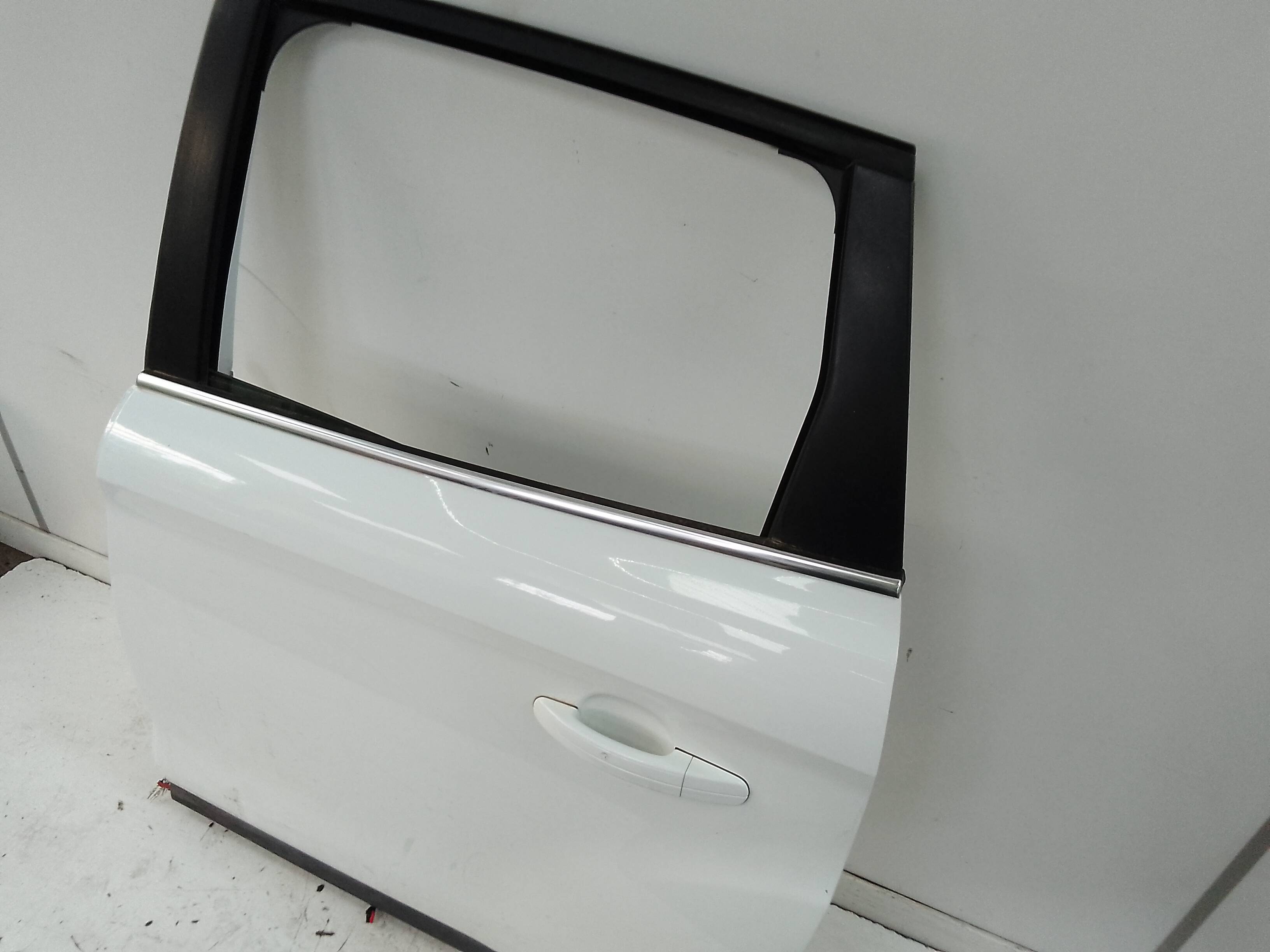 Puerta trasera izquierda ford kuga (cbv)(2008->)