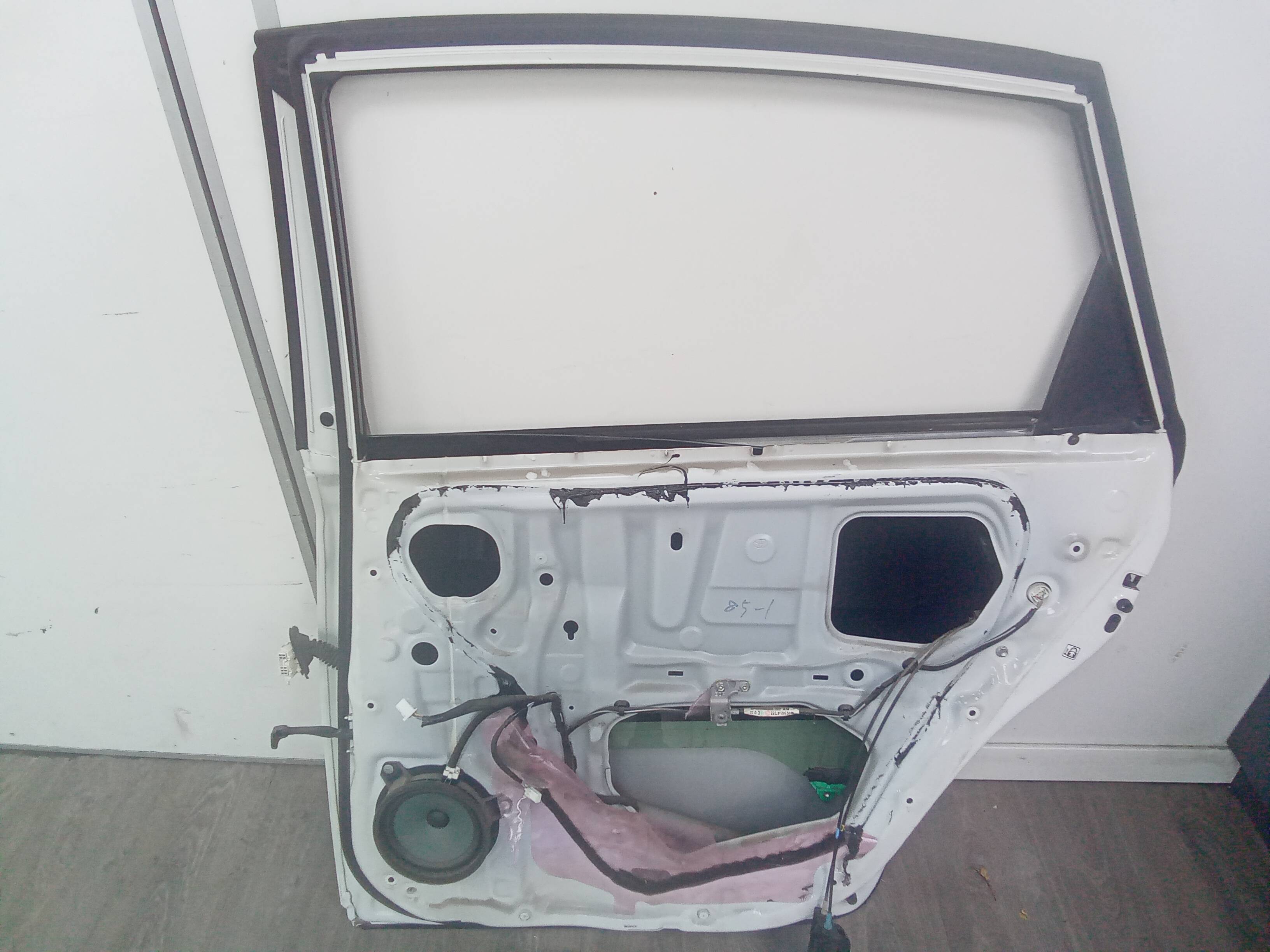 Puerta trasera derecha toyota prius + (zvw40)(2012->)