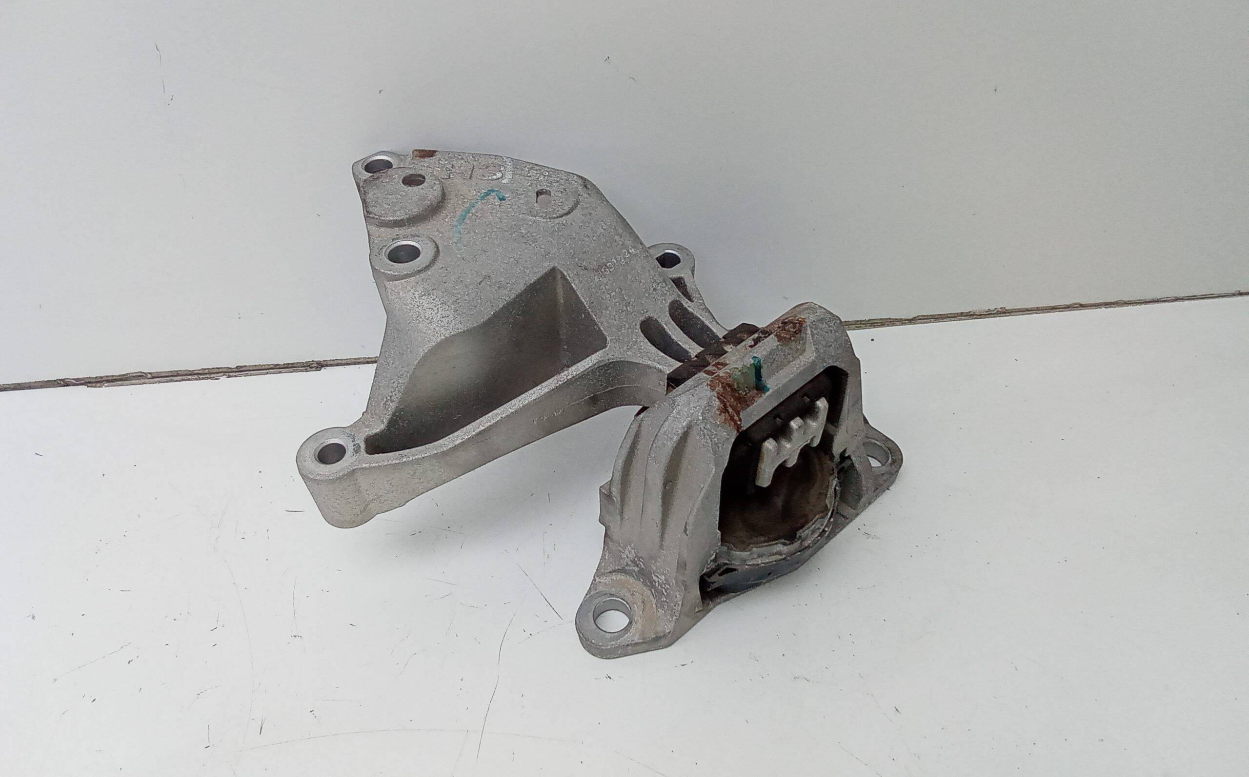 Soporte taco motor nissan qashqai (j12)(03.2021->)