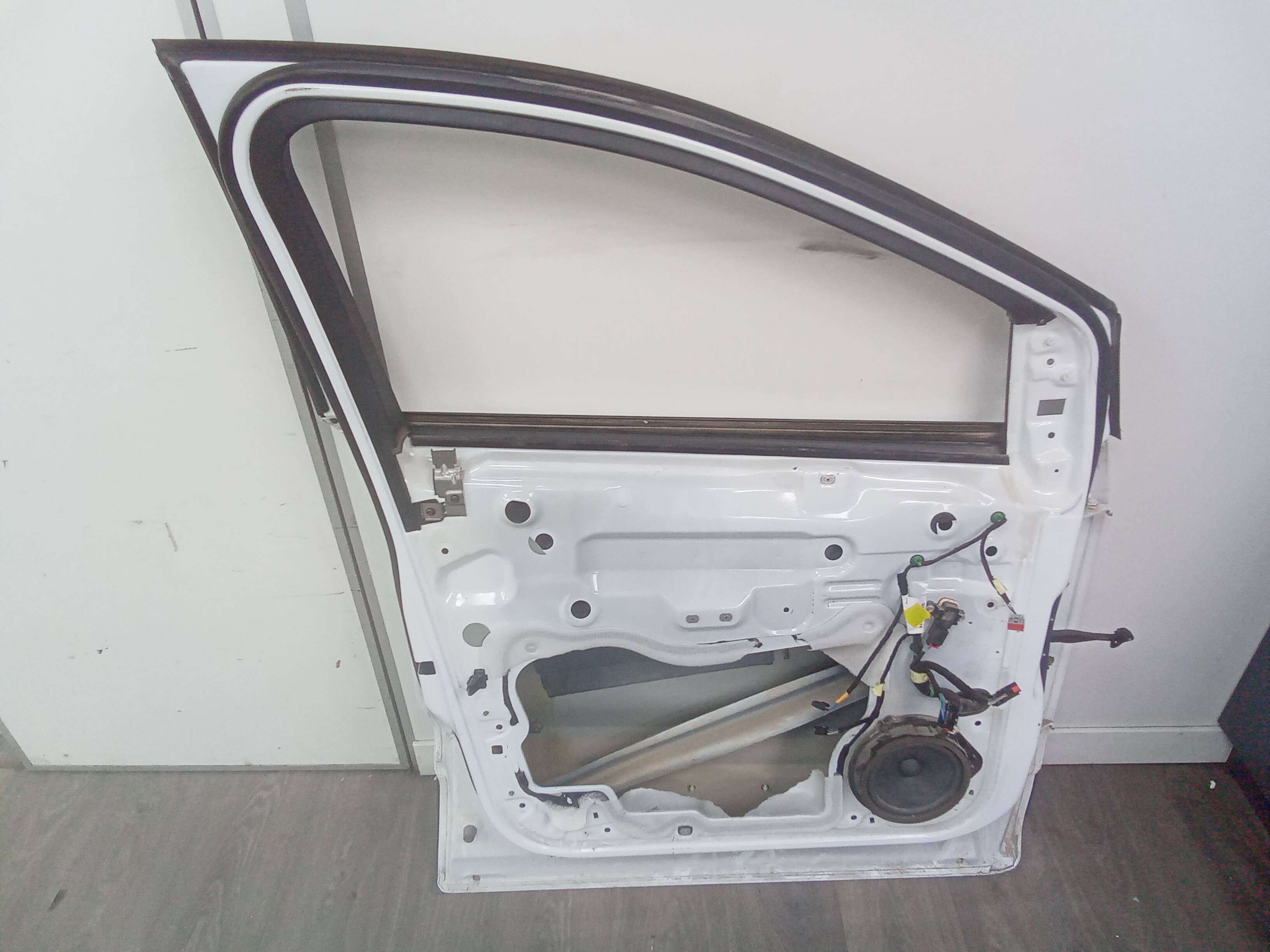 Puerta delantera izquierda ford kuga (cbs)(2013->)