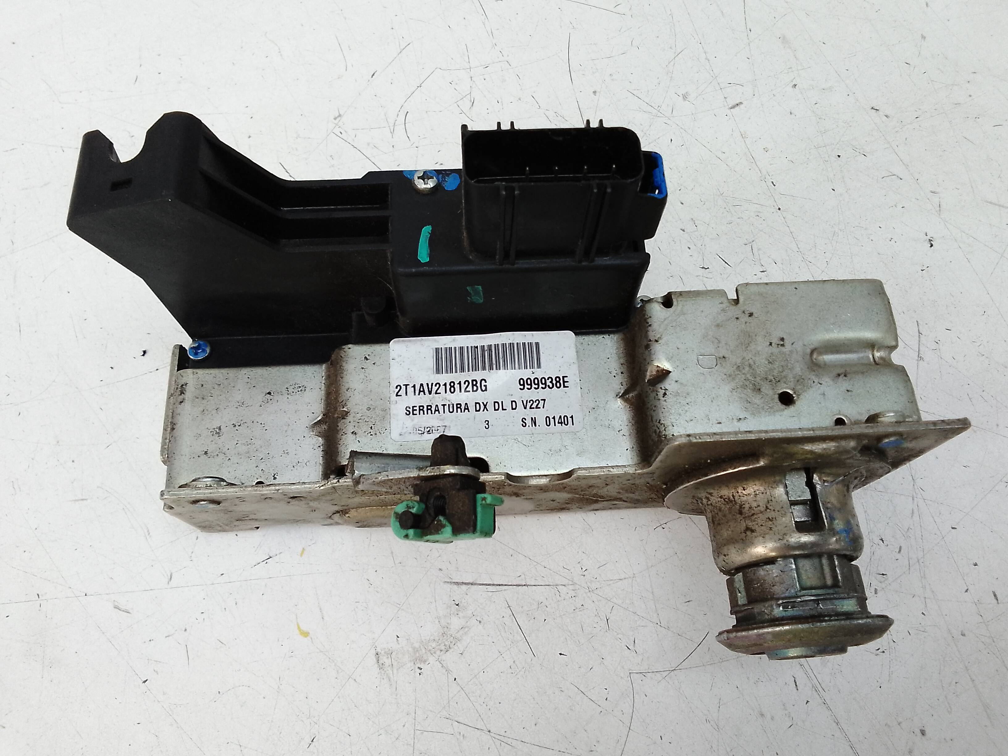 Cerradura puerta delantera derecha ford transit connect (tc7)(2002->)