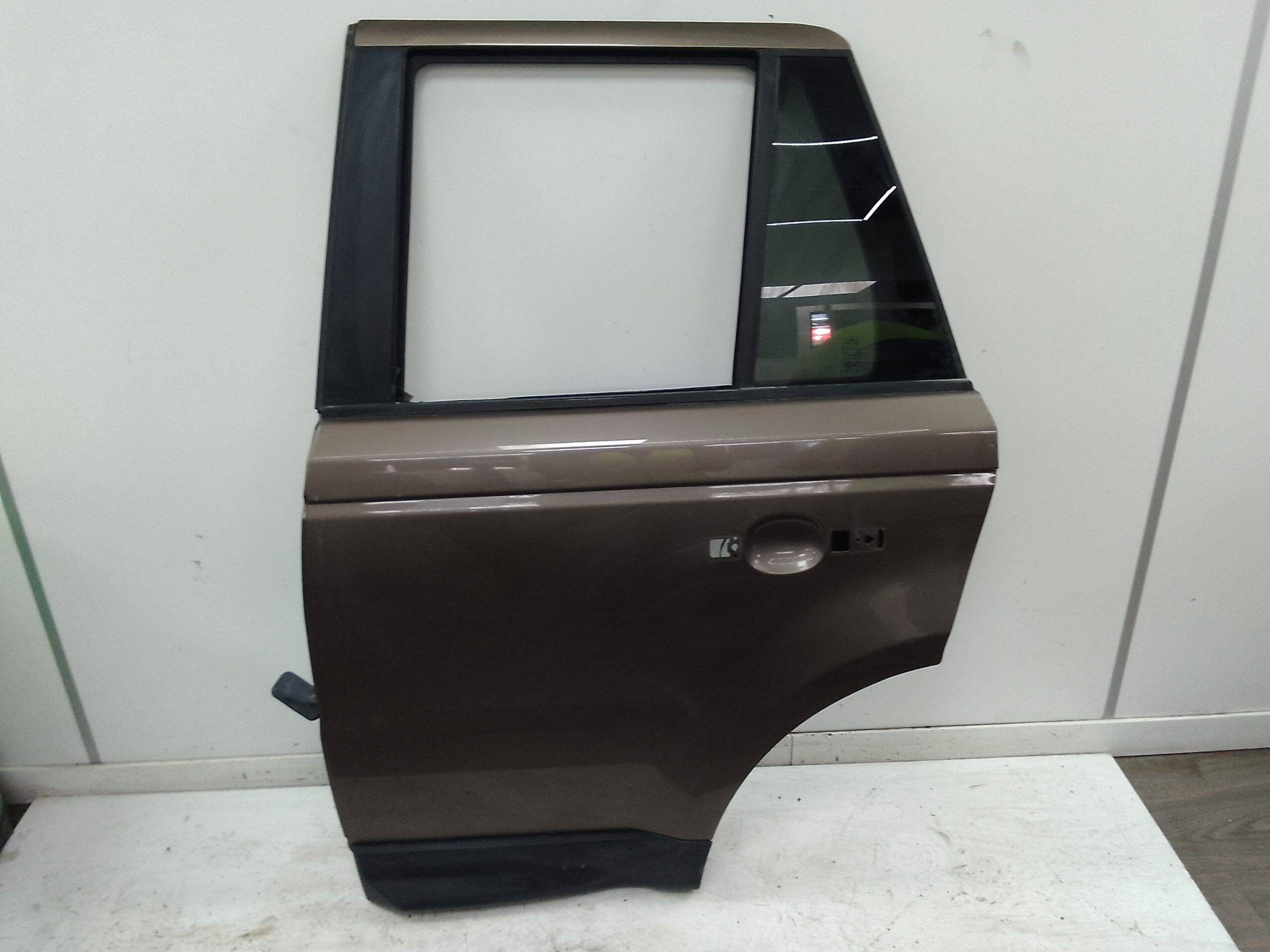 Puerta trasera izquierda land rover range rover sport (01.2005->)