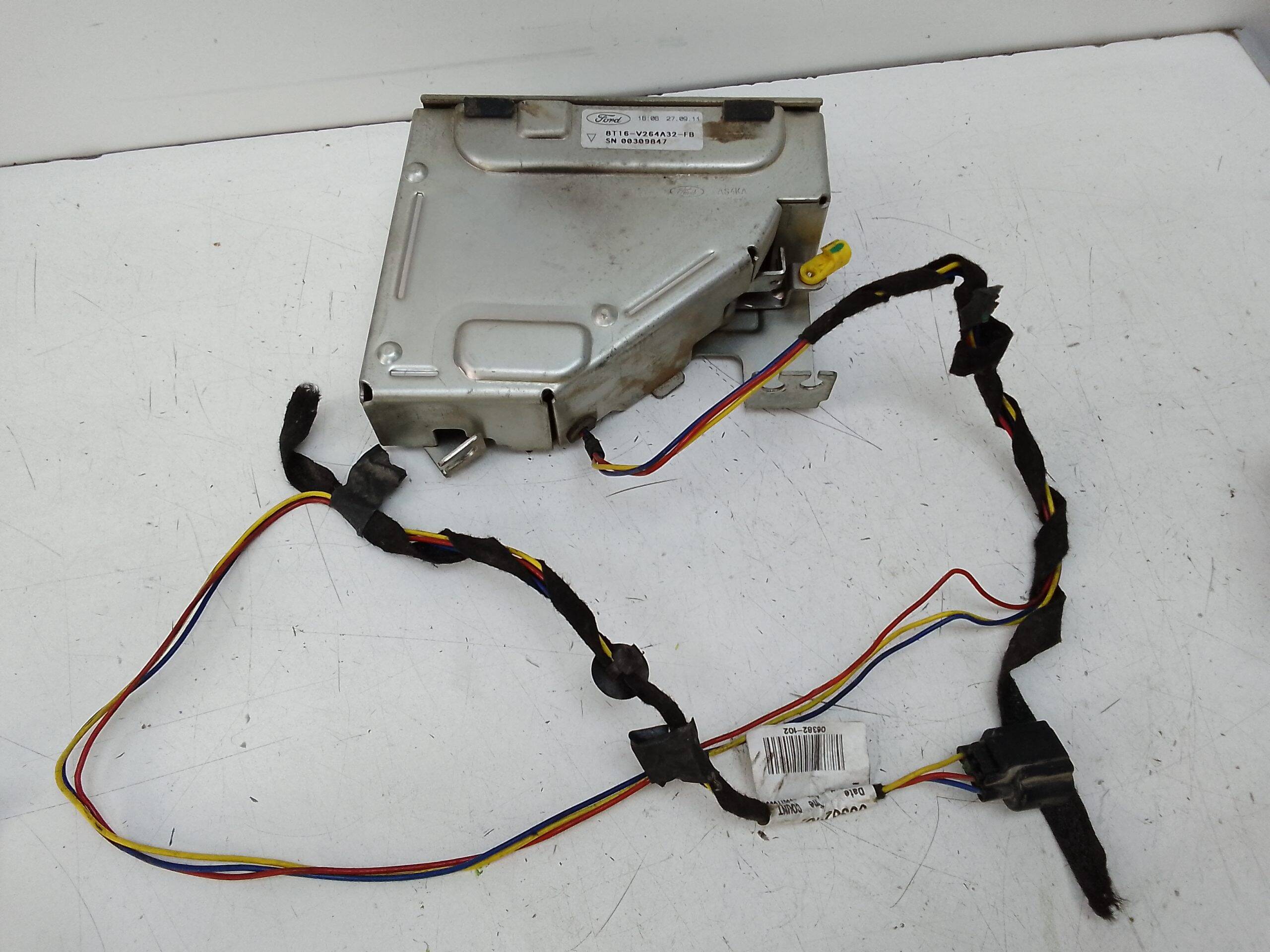 Cerradura puerta trasera derecha ford transit connect (tc7)(2002->)