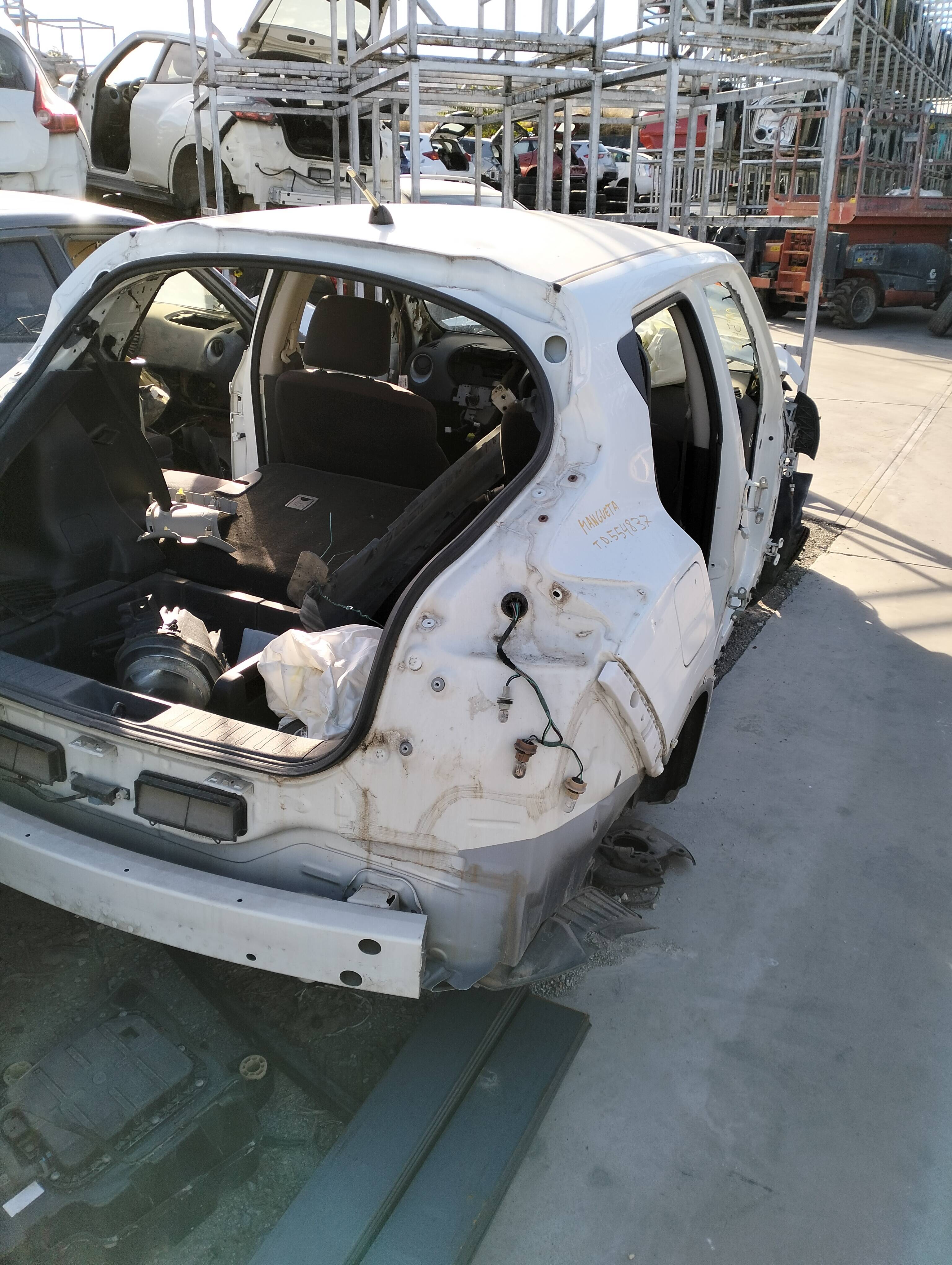 Traviesa trasera nissan juke i (f15e)(06.2010->)