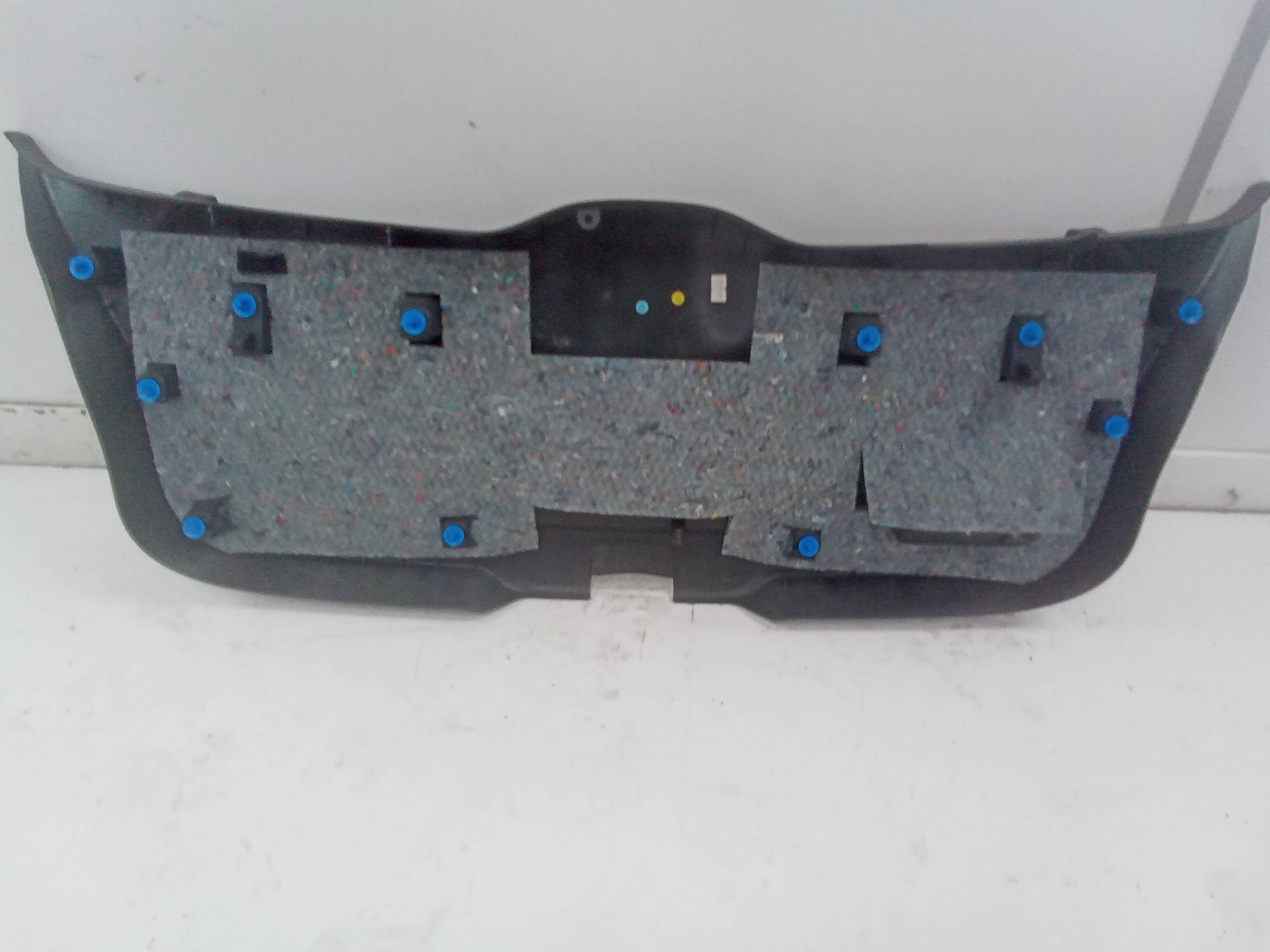 Guarnecido porton trasero citroen c4 cactus (2014->)